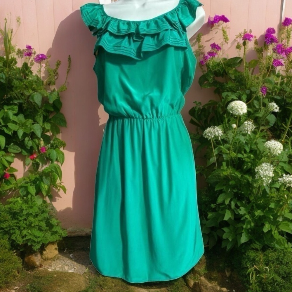 Amanda Uprichard 100% Silk Green Ruffle Collar Sleeveless